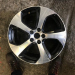 Thick silver spokes and black interior